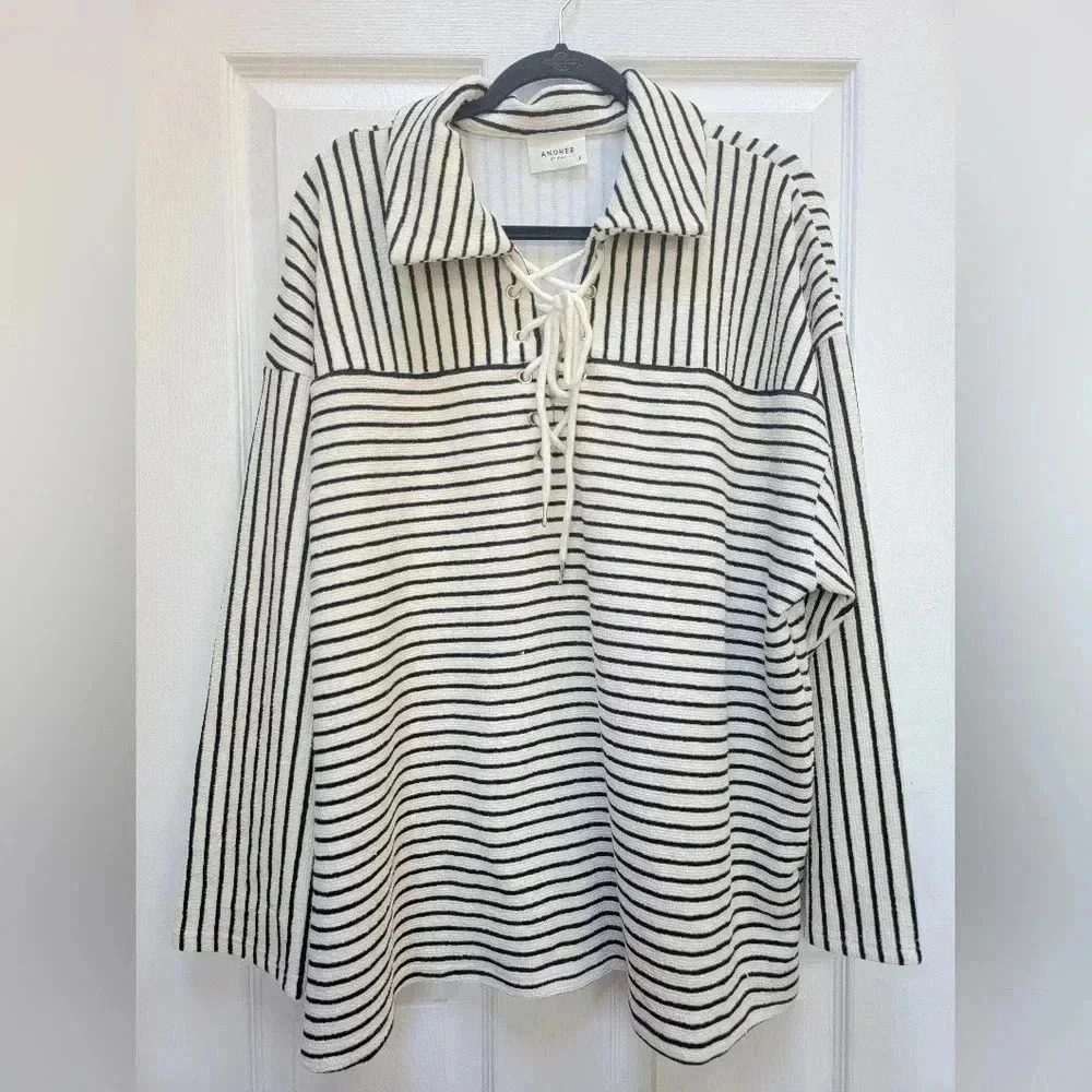 Andree by Unit Women's Striped Long Sleeve Lace Up Sweater Size Large